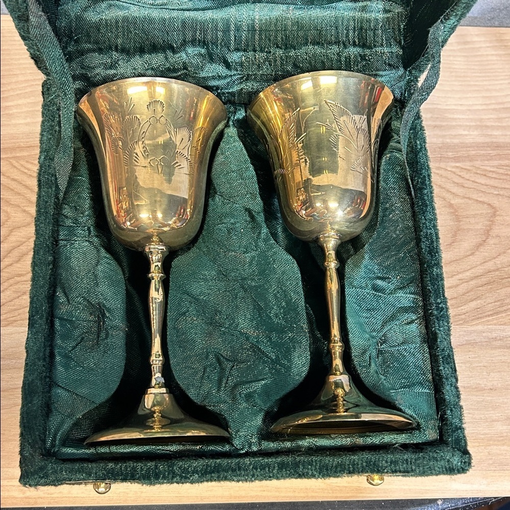 Antique Vintage 2 Brass Wine Goblets Floral Etching India Green Velvet Case - Picture 7 of 16